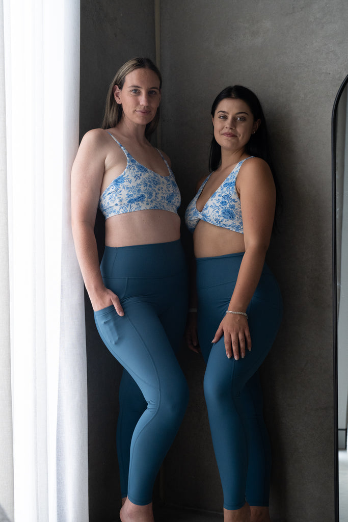 Blue leggings with pockets