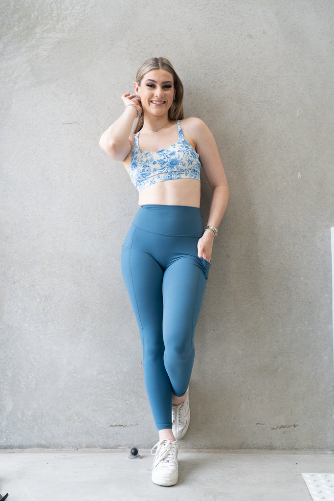 Blue leggings with pockets