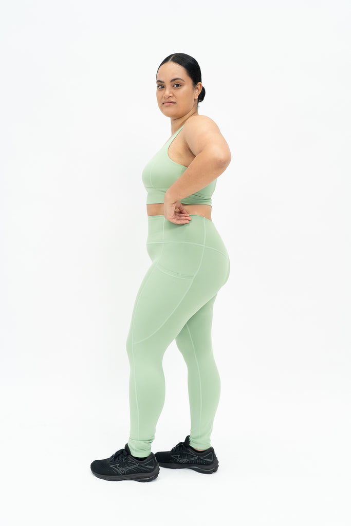 Leggings with pockets in green