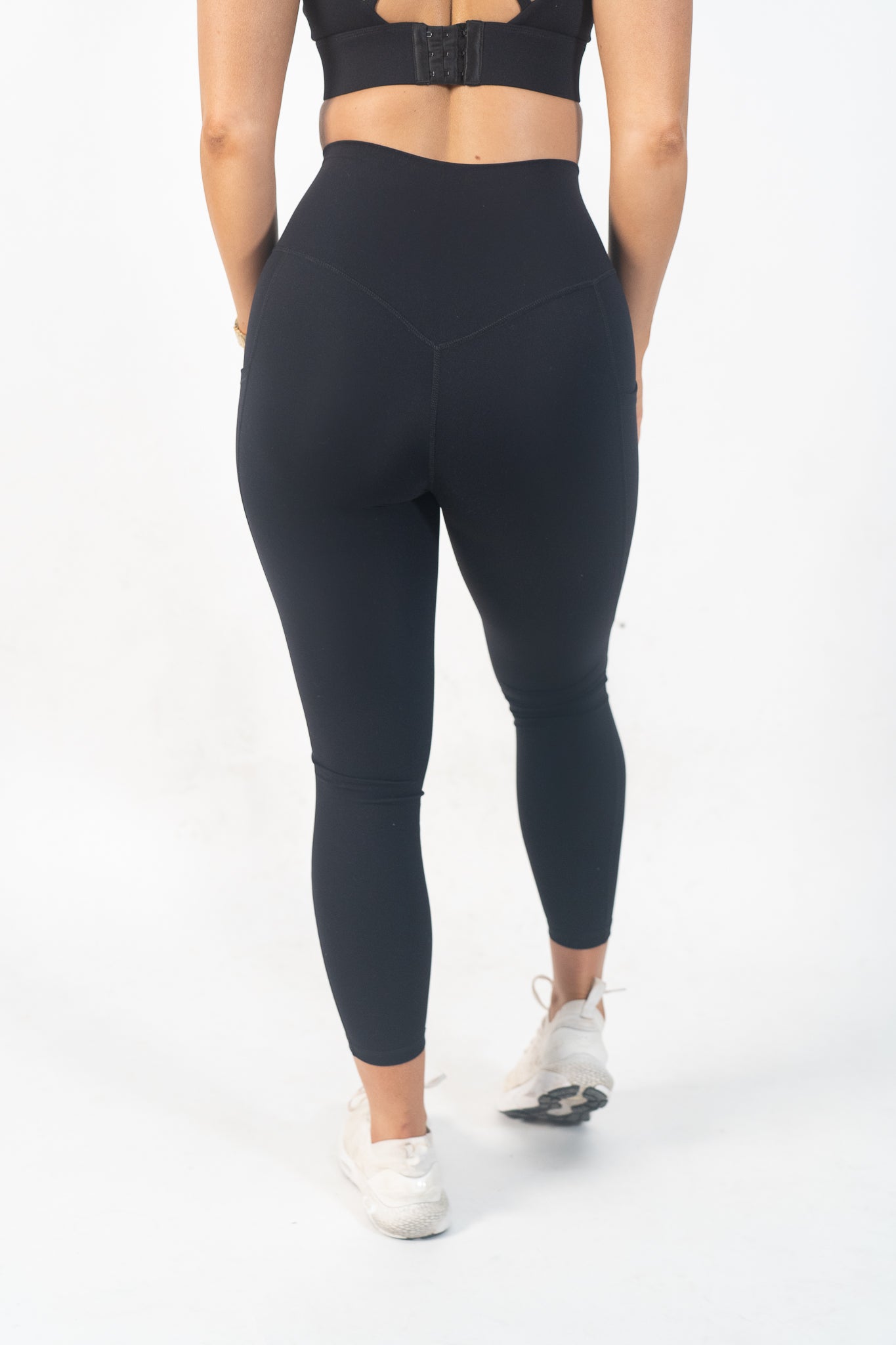 Fitt Haven black leggings with pockets